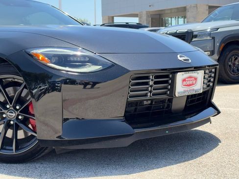 Certified 2025 Nissan Z Performance w/ Floor Mat Package RWD image 3