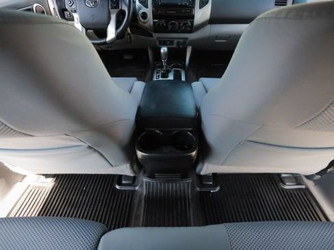 Used 2015 Toyota Tacoma 4x4 Double Cab w/ TRD Sport Package image 35