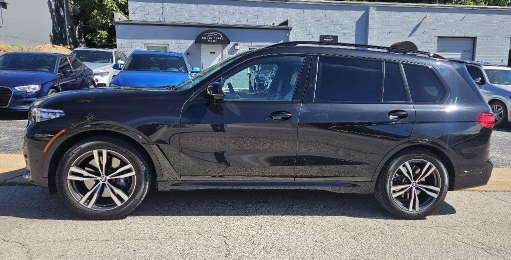 Used 2020 BMW X7 xDrive40i w/ M Sport Package AWD/4WD image 4