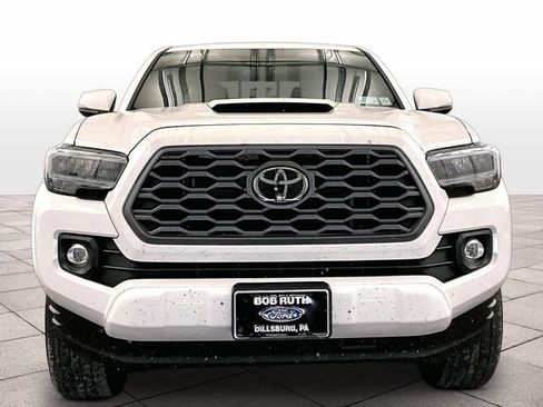 Used 2023 Toyota Tacoma TRD Sport AWD/4WD image 3