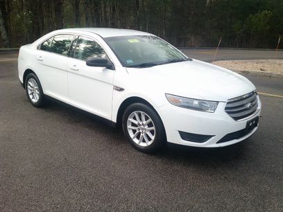Used 2013 Ford Taurus SE
