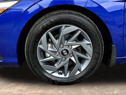 Used 2024 Hyundai Elantra Blue FWD image 36