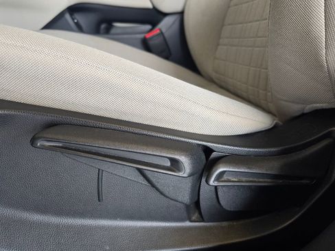 Used 2024 Honda HR-V LX image 8