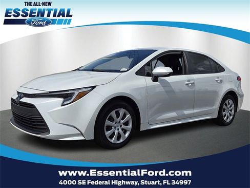 Used 2024 Toyota Corolla LE image 1