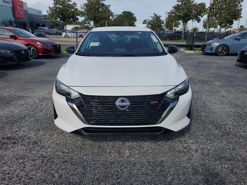 New 2025 Nissan Sentra SR w/ Trunk Package image 2
