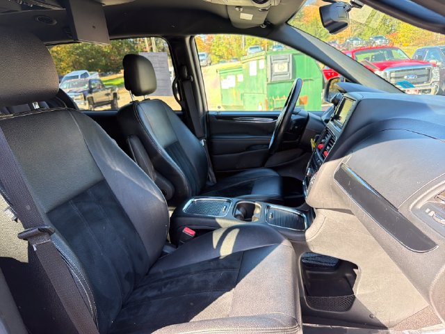 Used 2018 Dodge Grand Caravan SXT w/ Driver Convenience Group FWD image 27