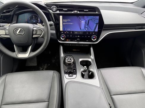 Used 2024 Lexus RZ 450e Premium image 11