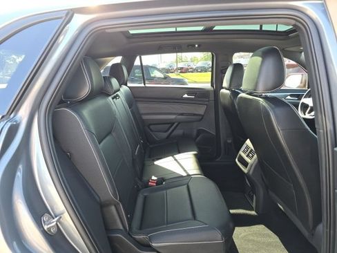 Used 2023 Volkswagen Atlas Cross Sport SE w/ Panoramic Sunroof Package AWD/4WD image 17