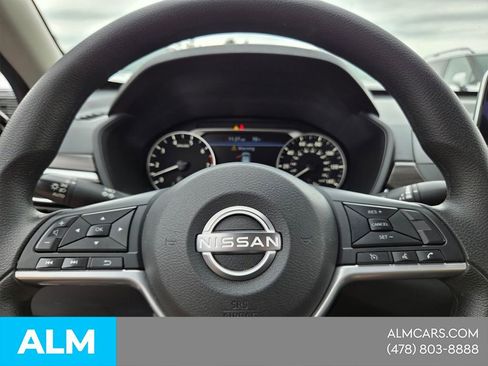 Used 2025 Nissan Altima 2.5 SV FWD image 21