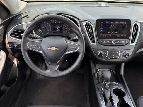 Used 2024 Chevrolet Malibu LT FWD image 11