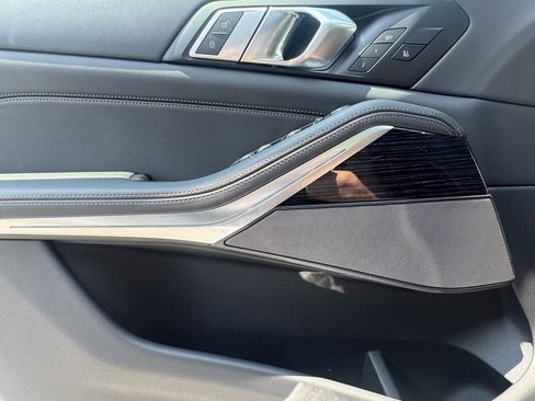 Used 2026 BMW X5 xDrive40i w/ M Sport Package image 14