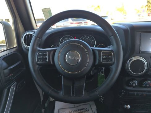 Used 2017 Jeep Wrangler Unlimited Rubicon w/ Connectivity Group image 23