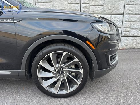 Used 2019 Lincoln Nautilus Reserve image 11