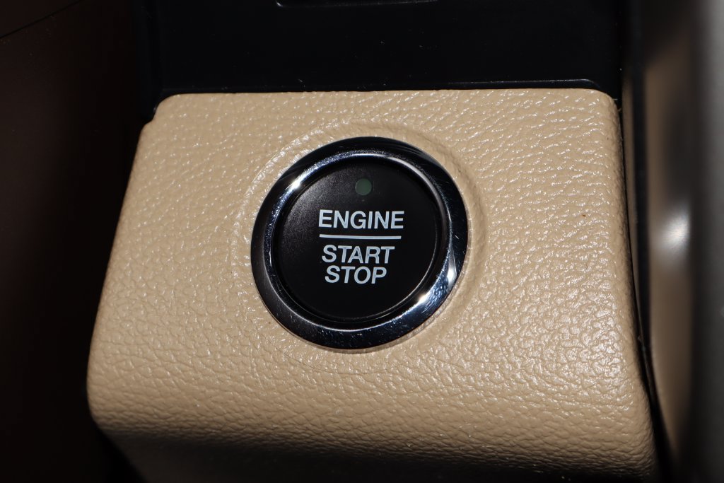 Used 2019 Ford F150 Lariat w/ Equipment Group 502A Luxury AWD/4WD image 24