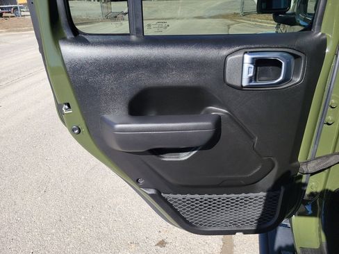 Used 2023 Jeep Gladiator Willys image 30