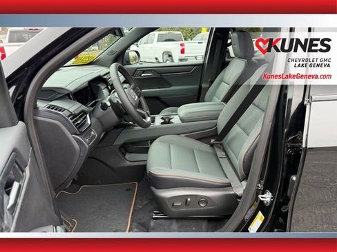 New 2026 GMC Acadia AT4 w/ Luxury Package AWD/4WD image 16