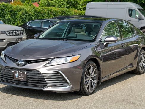 Used 2023 Toyota Camry XLE w/ Navigation Package AWD/4WD image 3