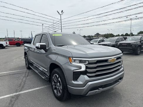 Used 2025 Chevrolet Silverado 1500 High Country AWD/4WD image 15