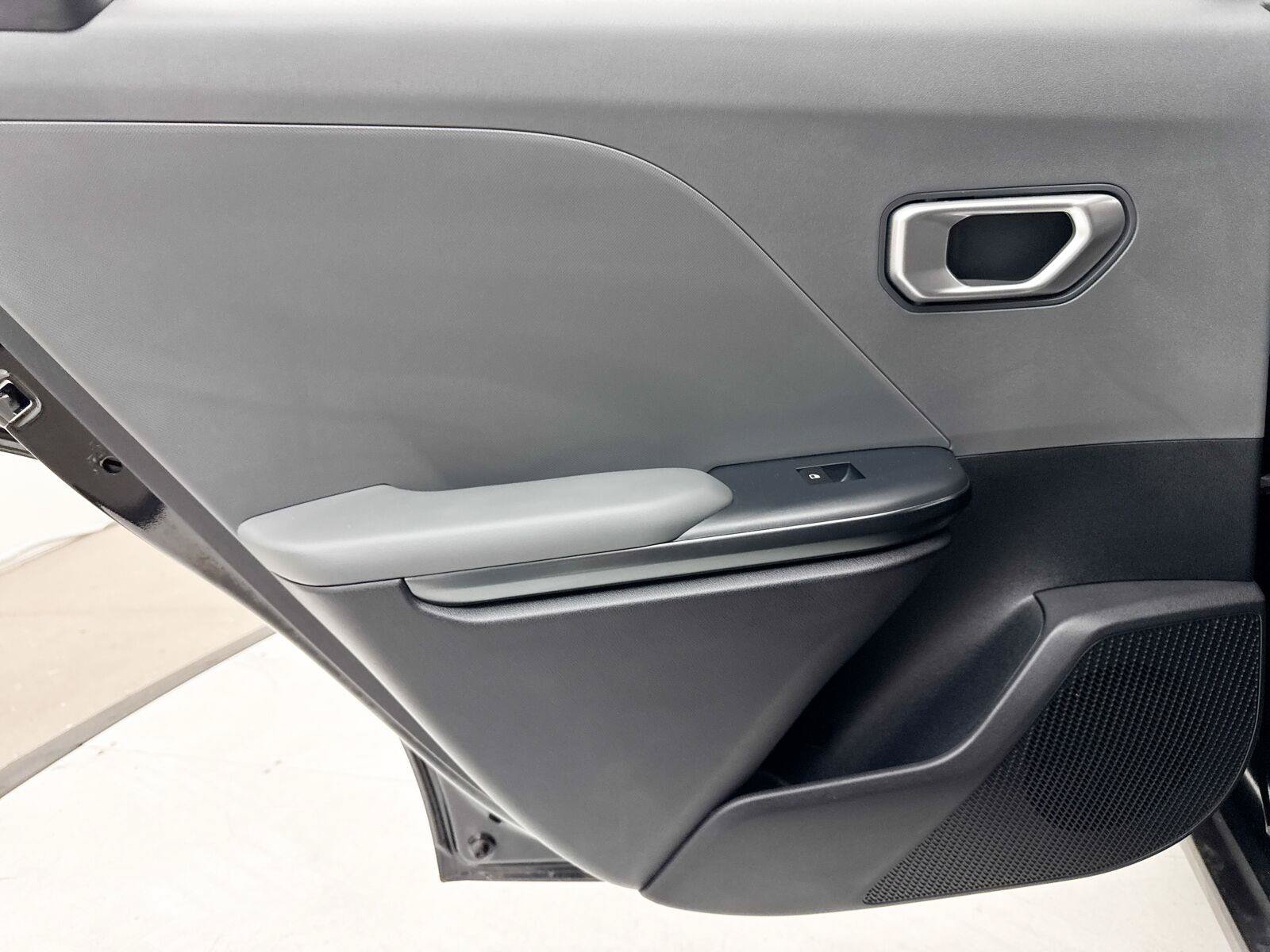 Used 2025 Kia K4 FWD image 29