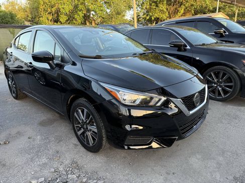 Used 2021 Nissan Versa SV FWD image 5