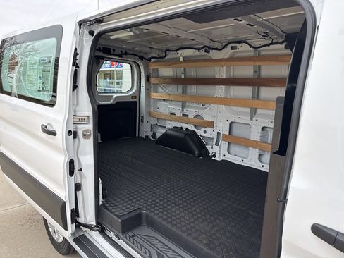 Used 2024 Ford Transit 250 Low Roof w/ Exterior Upgrade Package image 25