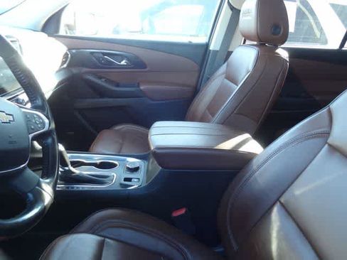 Used 2019 Chevrolet Traverse High Country w/ LPO, Cargo Package AWD/4WD image 9