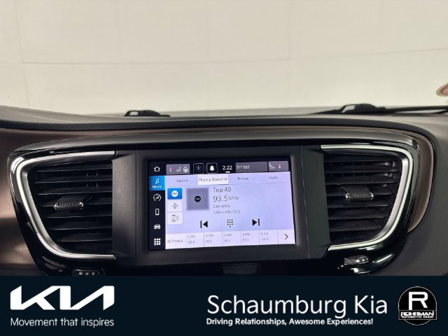 Used 2023 Chrysler Voyager LX FWD image 6