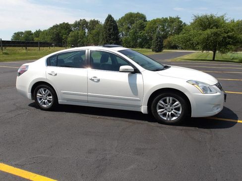 Used 2010 Nissan Altima 2.5 SL w/ SL Pkg FWD image 5