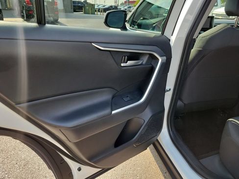 Used 2025 Toyota RAV4 XLE FWD image 17