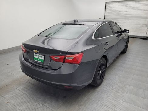 Used 2017 Chevrolet Malibu LT FWD image 9