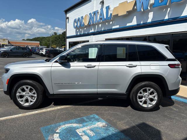 Used 2023 Jeep Grand Cherokee Limited AWD/4WD image 10