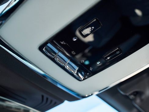 Used 2025 Rolls-Royce Ghost image 87