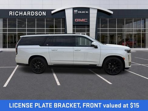 Used 2024 Cadillac Escalade ESV Sport w/ LPO, ONYX Package AWD/4WD image 8
