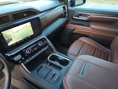 Used 2025 GMC Sierra 2500 Denali Ultimate image 25