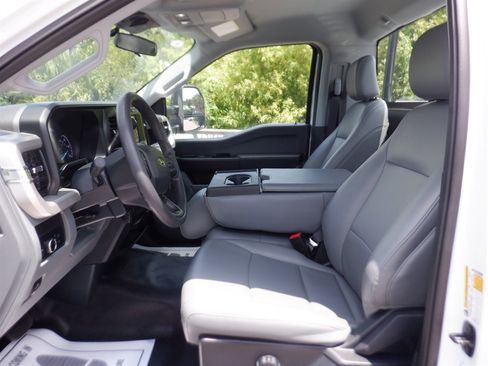 Used 2024 Ford F250 XL image 10