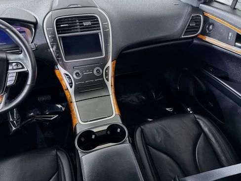 Used 2019 Lincoln Nautilus Reserve image 27