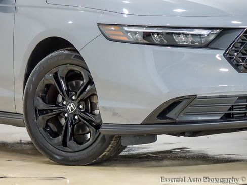 Used 2025 Honda Accord SE image 3