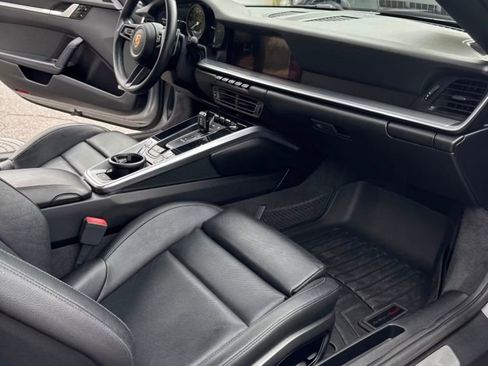 Used 2020 Porsche 911 Carrera image 7