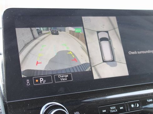 Used 2023 Nissan Armada SL w/ Captain's Chairs Package image 9