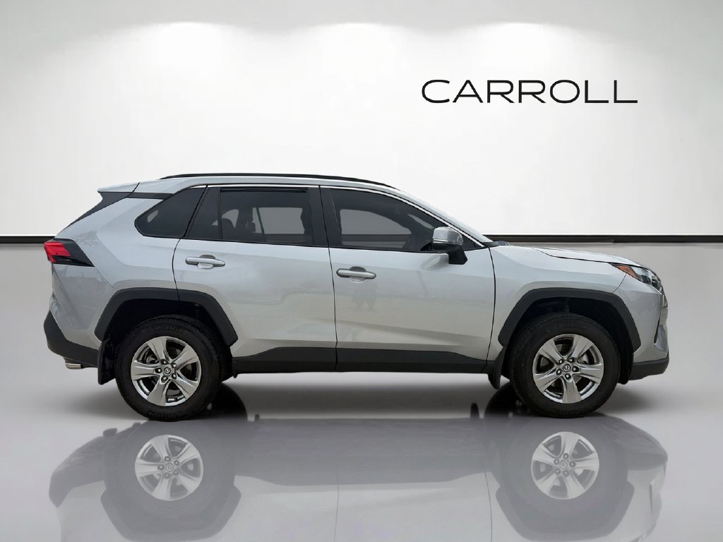 Used 2024 Toyota RAV4 XLE w/ Convenience Package FWD image 2