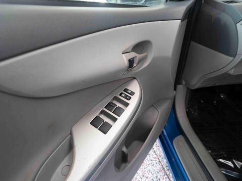 Used 2010 Toyota Corolla LE FWD image 7