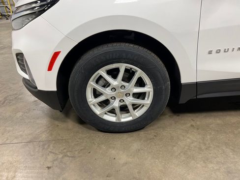 Used 2024 Chevrolet Equinox LT AWD/4WD image 10