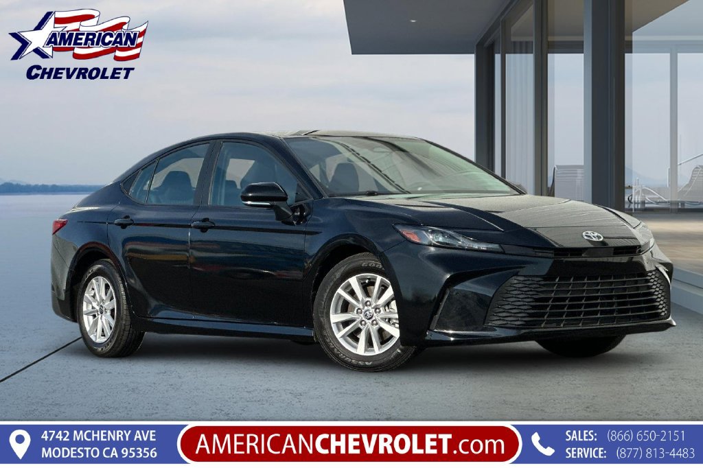 Used 2025 Toyota Camry LE FWD image 1