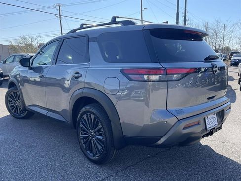 New 2026 Nissan Pathfinder SL w/ SL Premium Package image 4