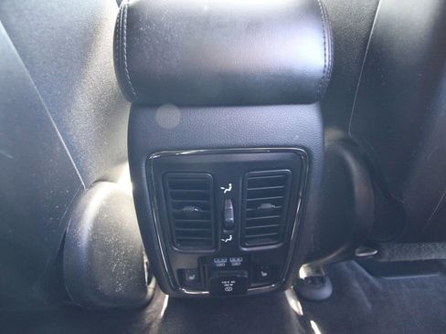 Used 2018 Jeep Grand Cherokee Limited AWD/4WD image 38