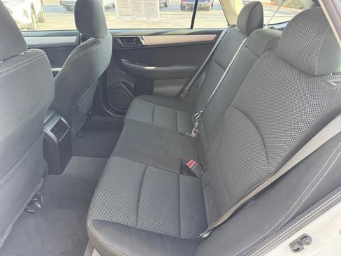 Used 2019 Subaru Outback 2.5i image 7