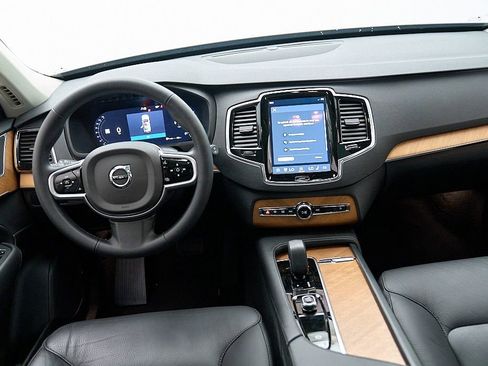 Certified 2025 Volvo XC90 B6 Plus AWD/4WD image 26