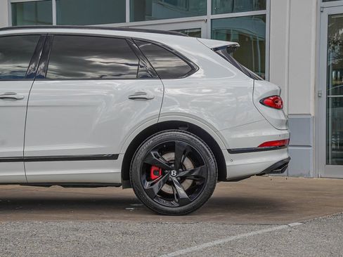 Certified 2023 Bentley Bentayga AWD/4WD image 15