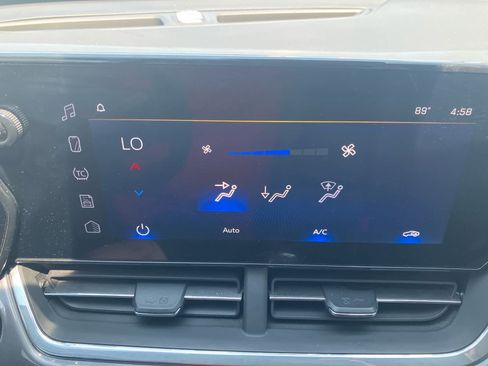 Used 2025 Chevrolet Trax ACTIV w/ Driver Confidence Package FWD image 21