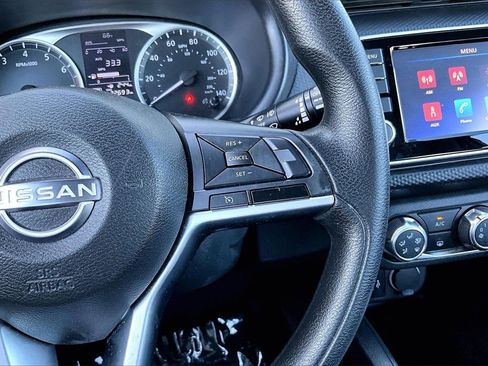 Used 2022 Nissan Kicks S image 12